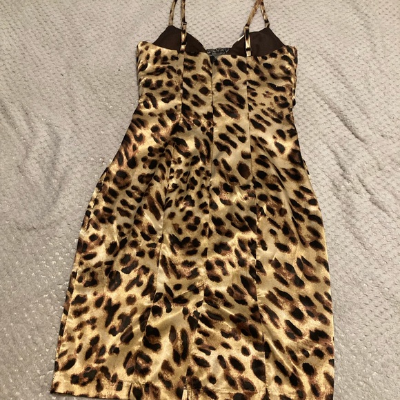 XOXO SEXY but also CLASSY AF TIGHT LEOPARD PRINT MINI DRESS size 1/2 - Picture 2 of 6